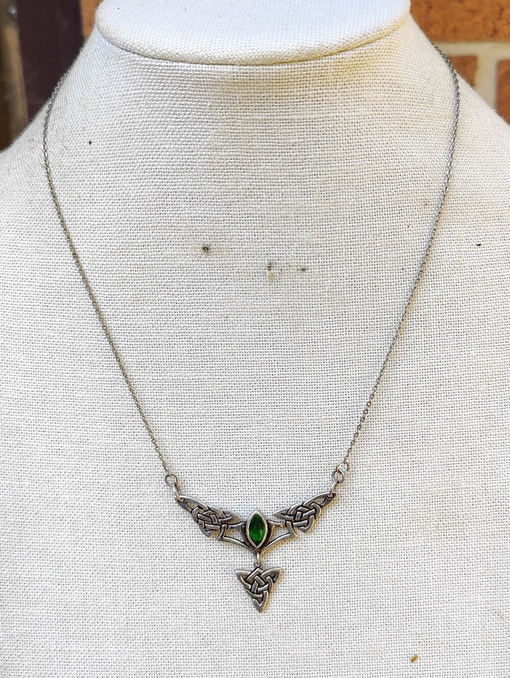 Vintage Sterling Emerald Celtic Necklace - Picture 3 of 7